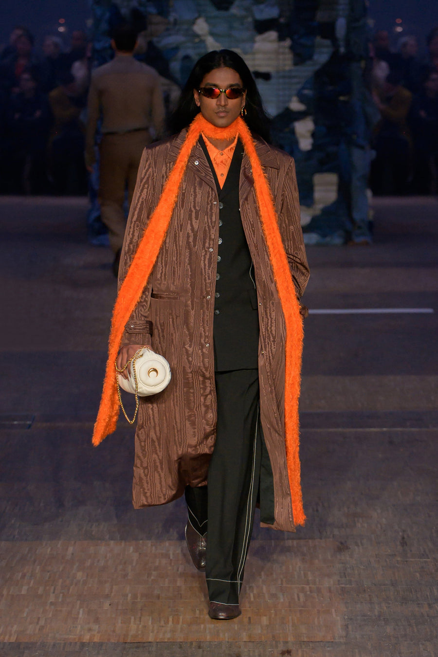 Look 37