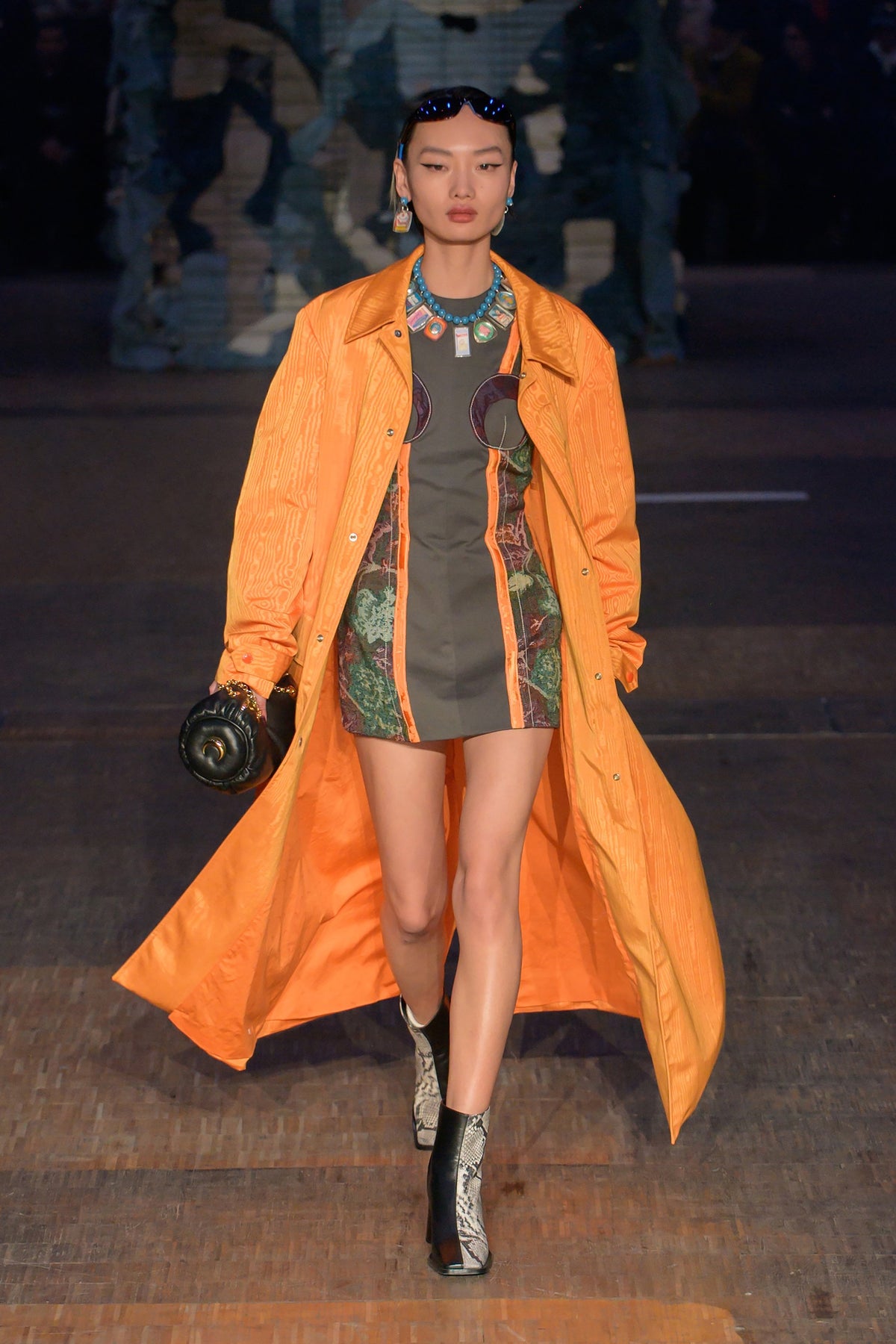 Look 38